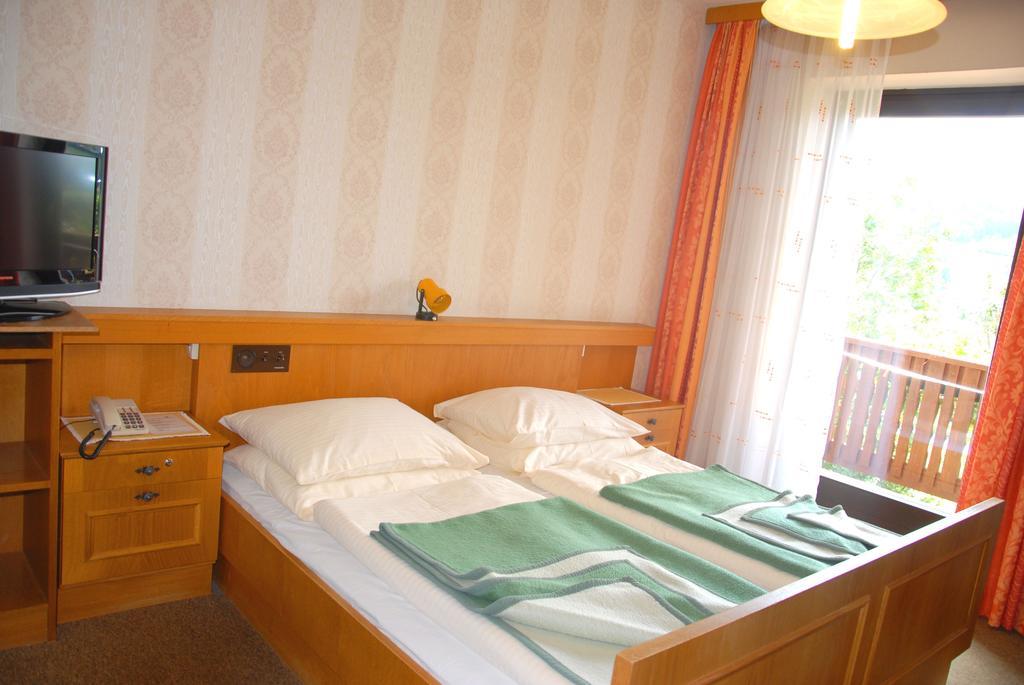 Fruehstueckspension Wiesenhaus Miesenbach  Ruang foto