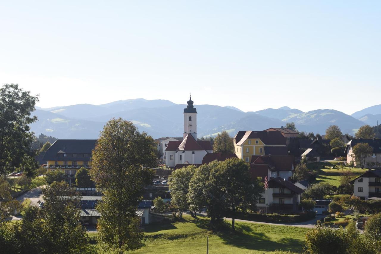 Fruehstueckspension Wiesenhaus Miesenbach  Bagian luar foto